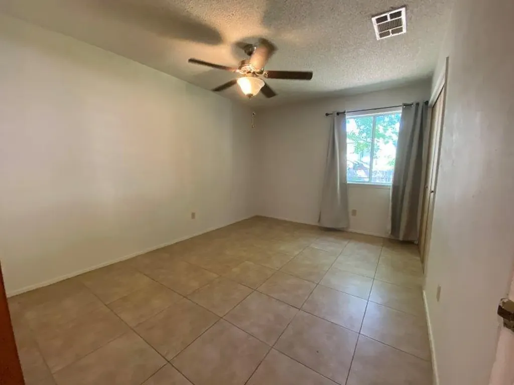 11902 Sunhillow Bend Austin TX 78758