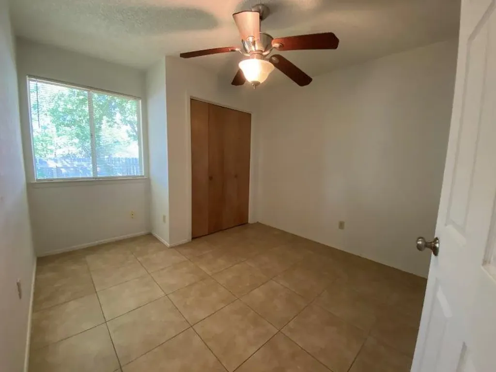11902 Sunhillow Bend Austin TX 78758