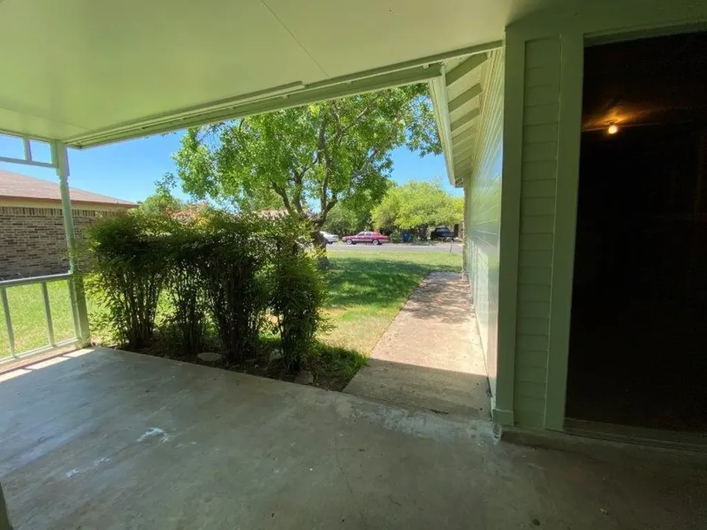 11902 Sunhillow Bend Austin TX 78758