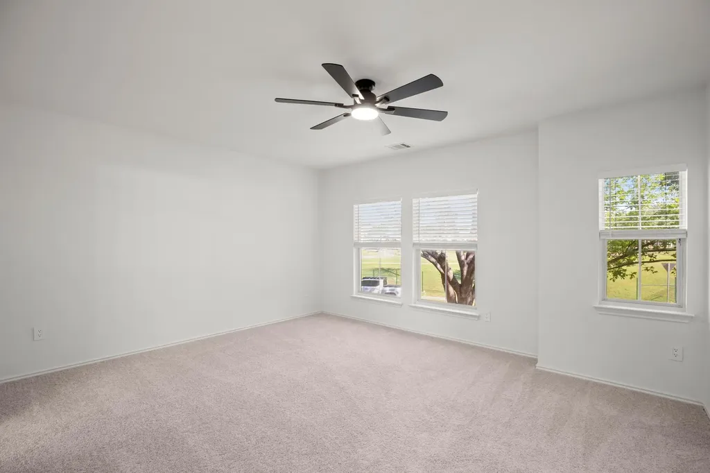 360 Sampson Kyle TX 78640