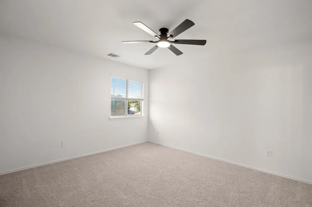 360 Sampson Kyle TX 78640