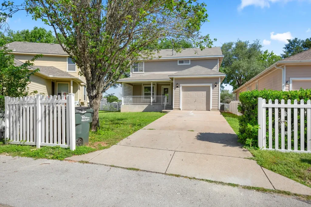 360 Sampson Kyle TX 78640