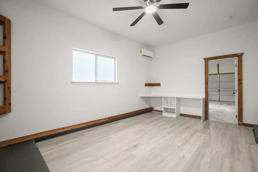 360 Sampson Kyle TX 78640