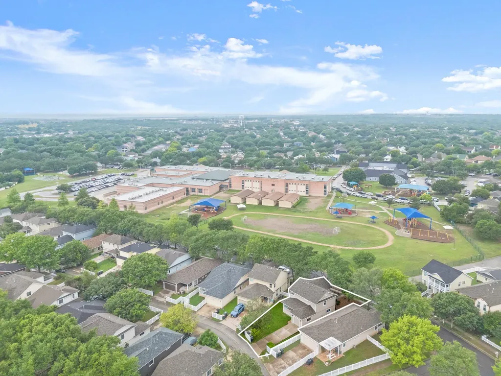 360 Sampson Kyle TX 78640