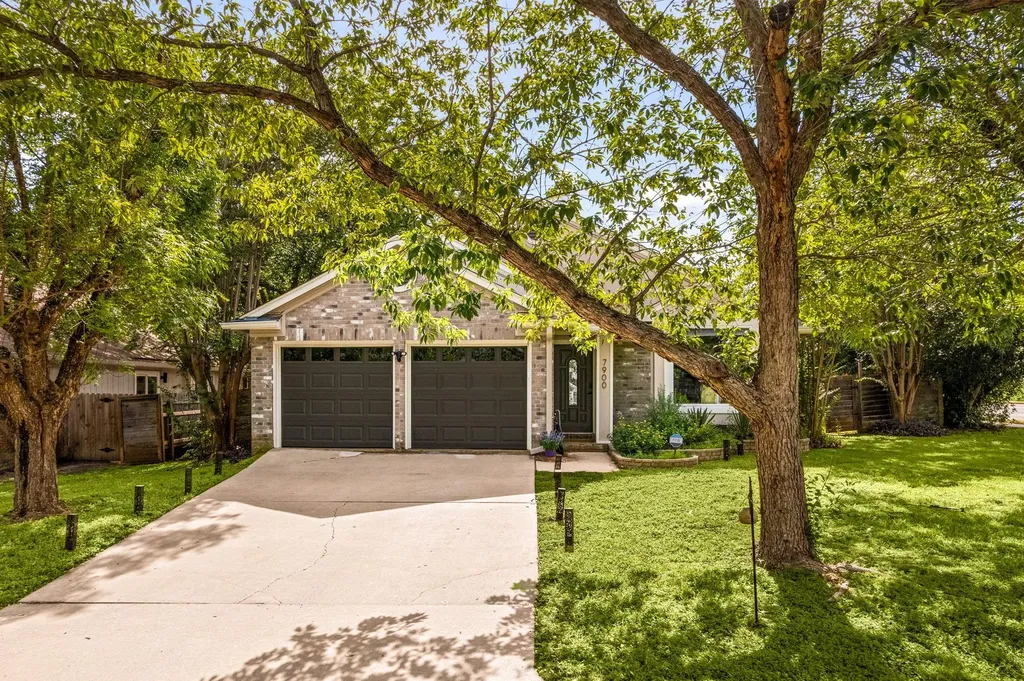 7900 Finch Trail Austin TX 78745