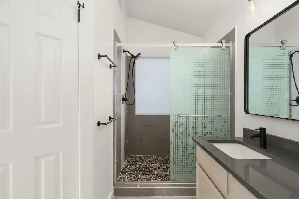 7900 Finch Trail Austin TX 78745