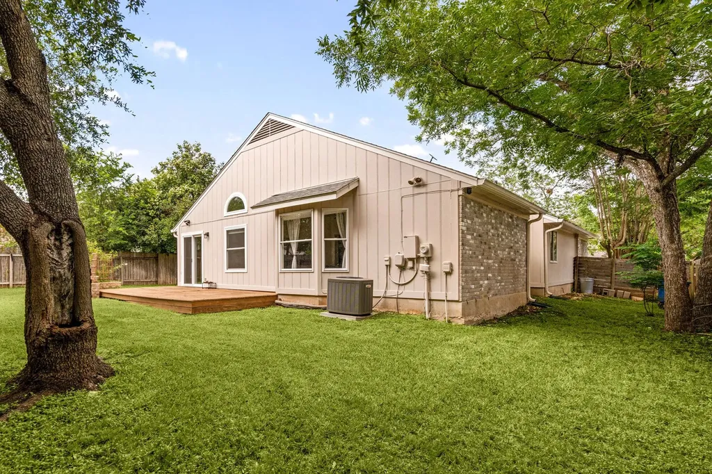 7900 Finch Trail Austin TX 78745