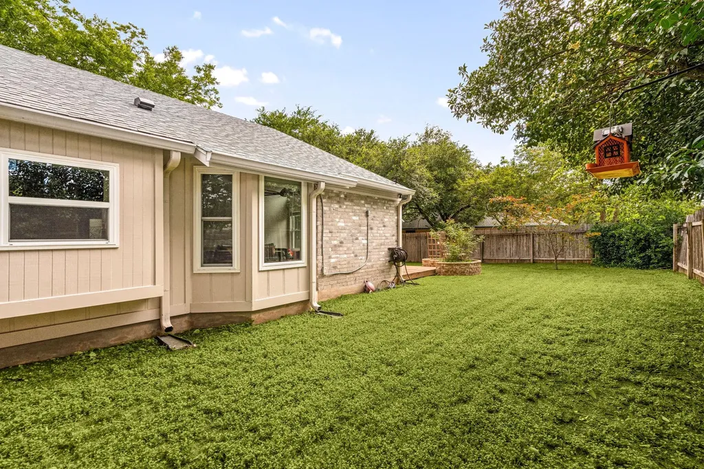 7900 Finch Trail Austin TX 78745
