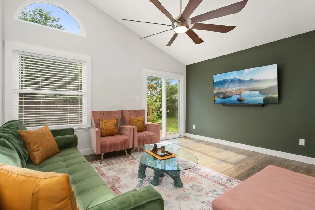 7900 Finch Trail Austin TX 78745
