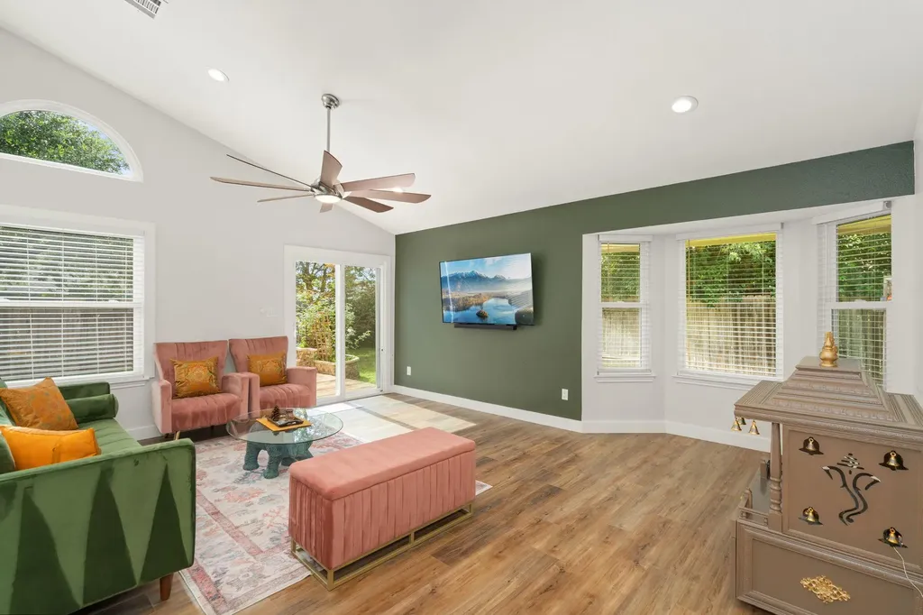 7900 Finch Trail Austin TX 78745