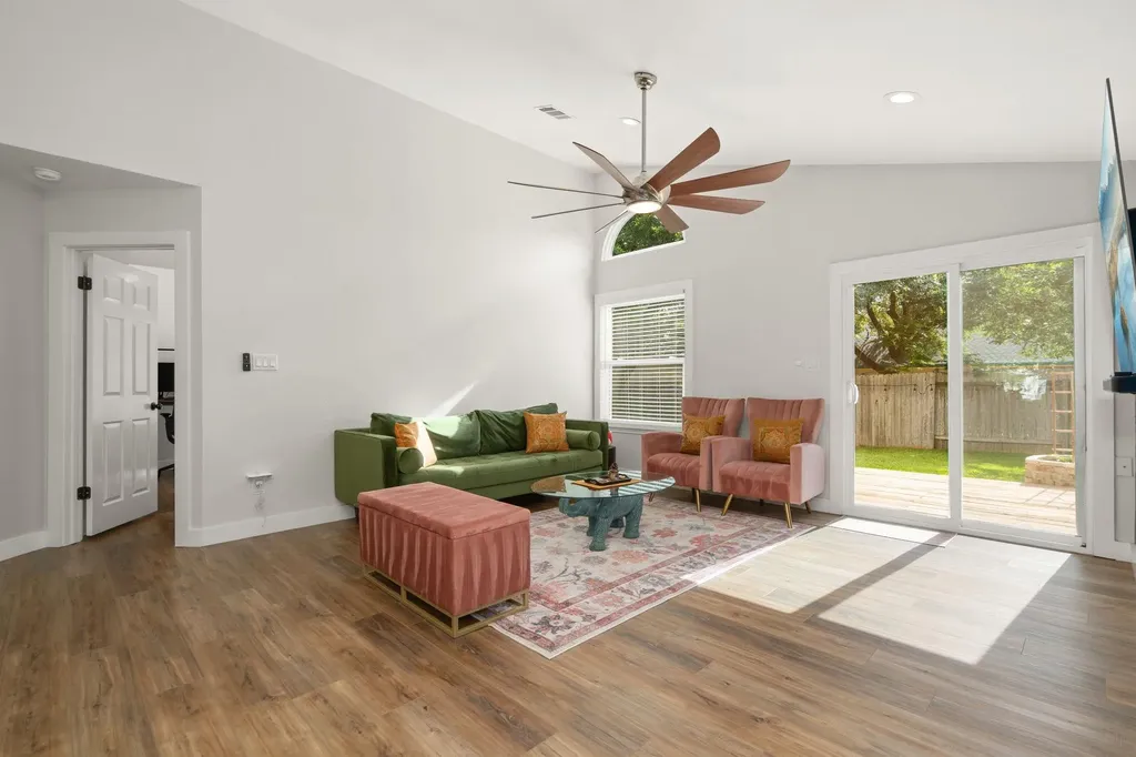 7900 Finch Trail Austin TX 78745