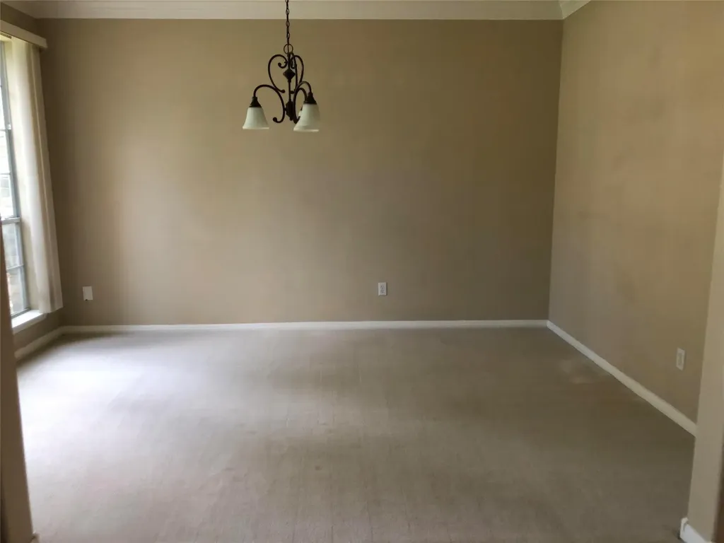 9013 Sautelle Lane Austin TX 78749