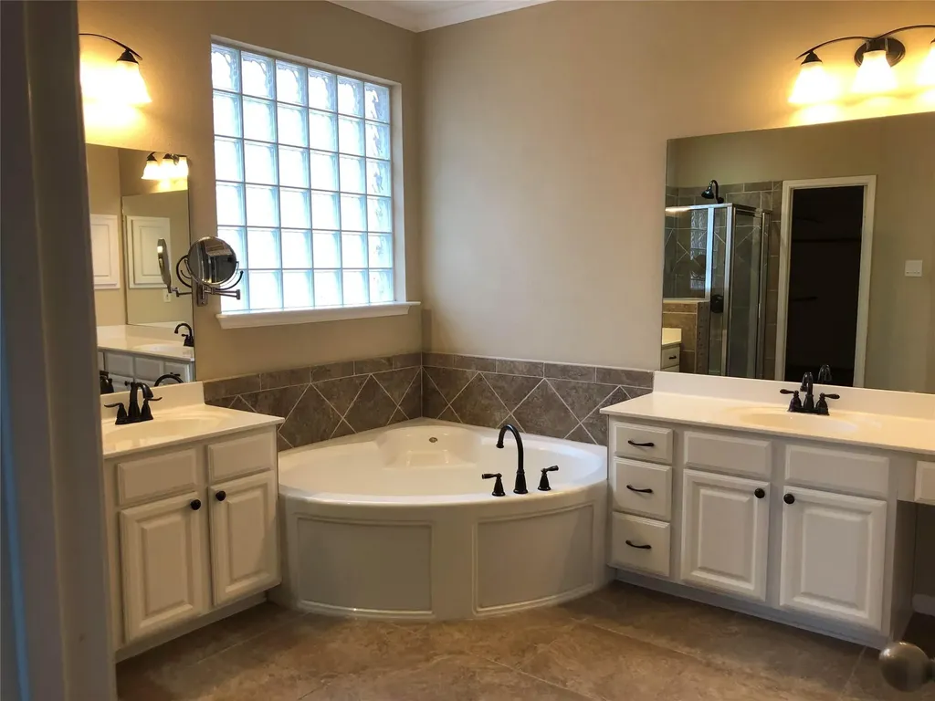 9013 Sautelle Lane Austin TX 78749