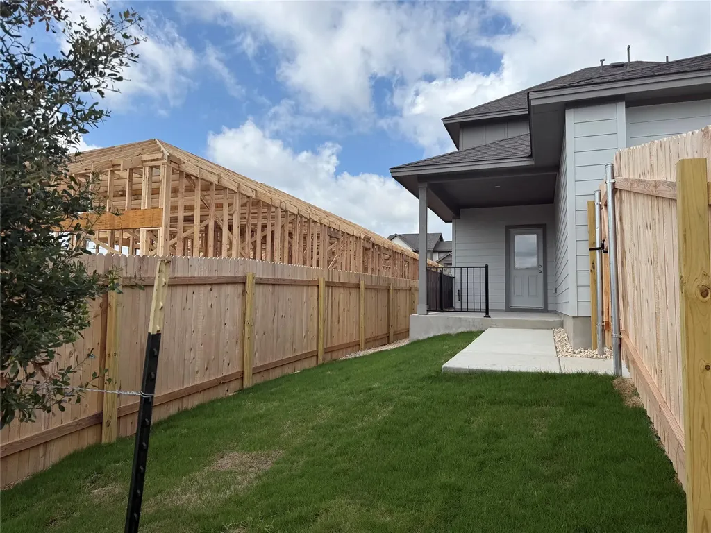 132 Tenny Lane Kyle TX 78640