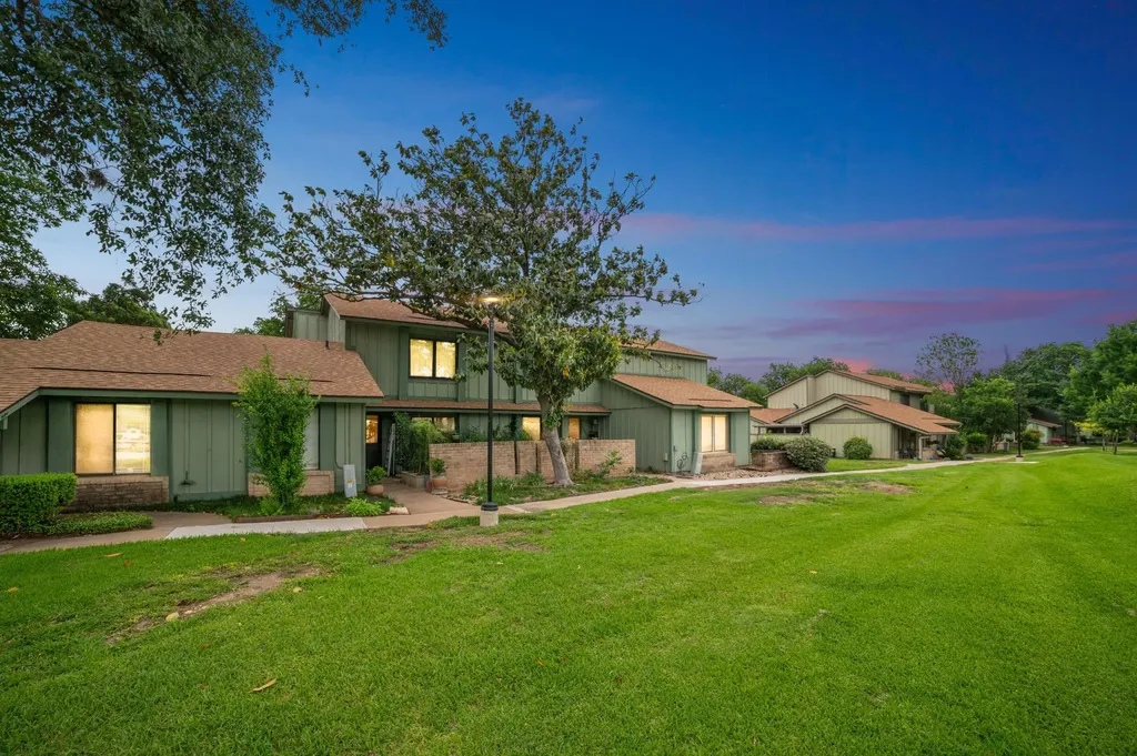 5007 Fort Clark Drive Austin TX 78745