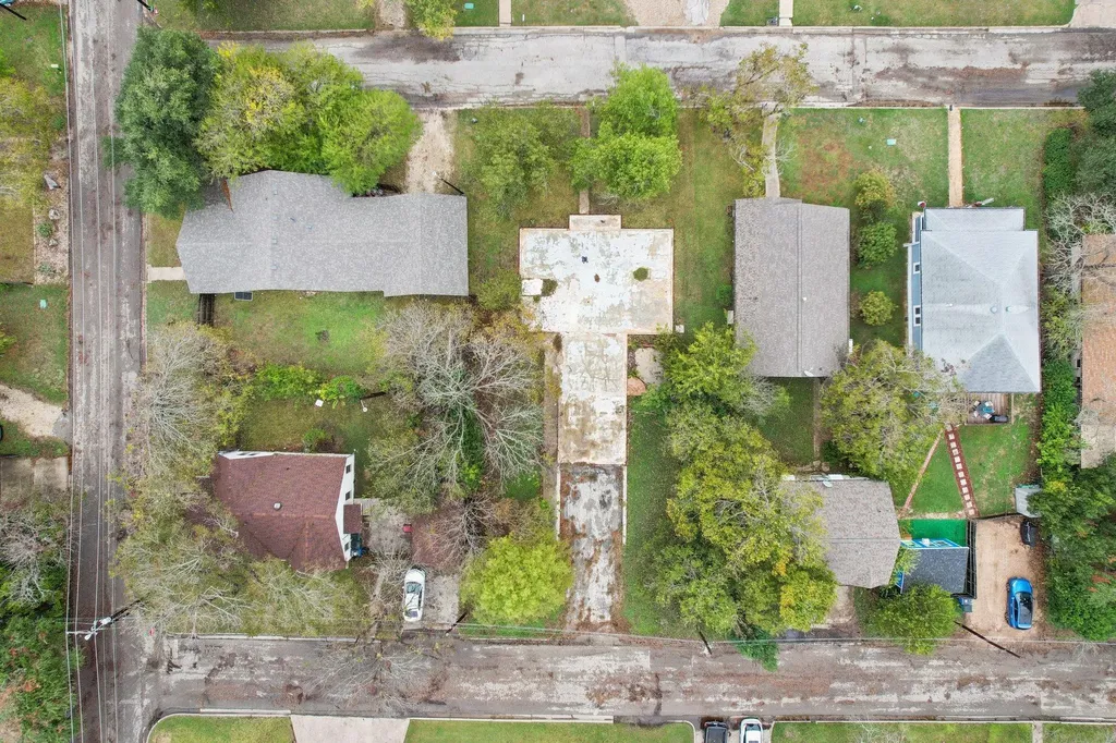904 James Street Taylor TX 76574