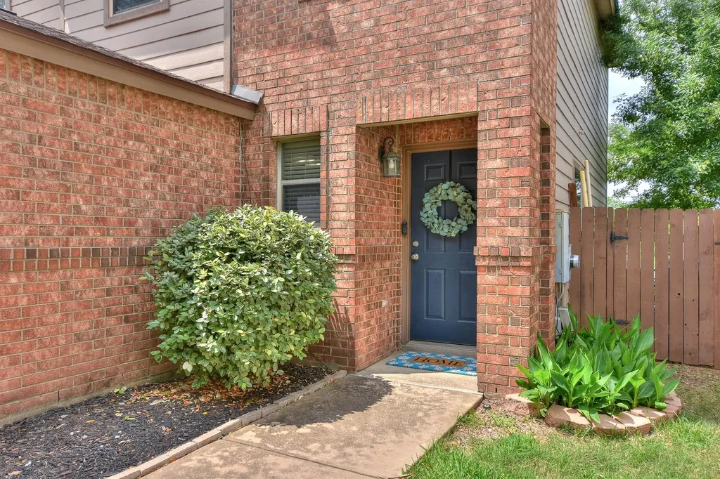 74 Jan Lane Georgetown TX 78626