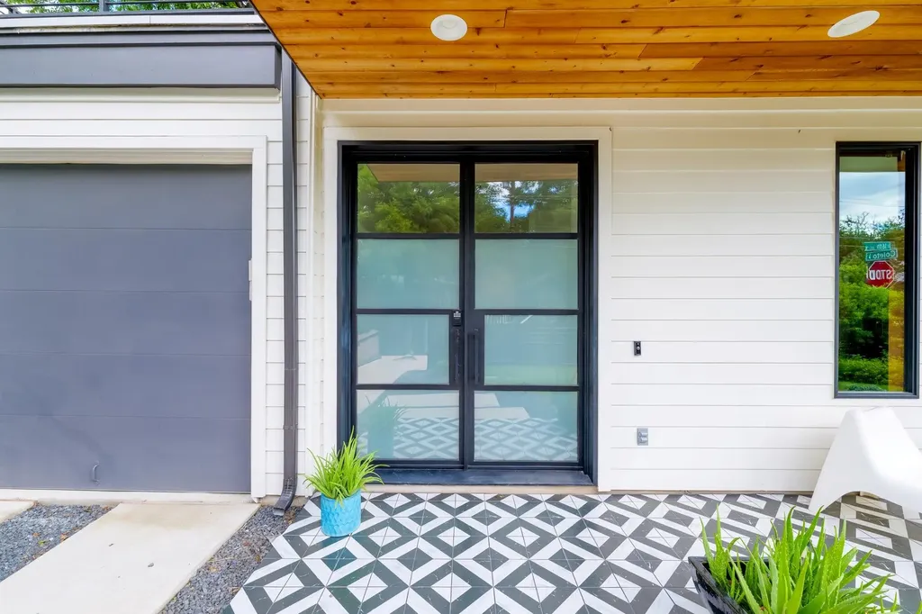 2201 E 16th Street Austin TX 78702