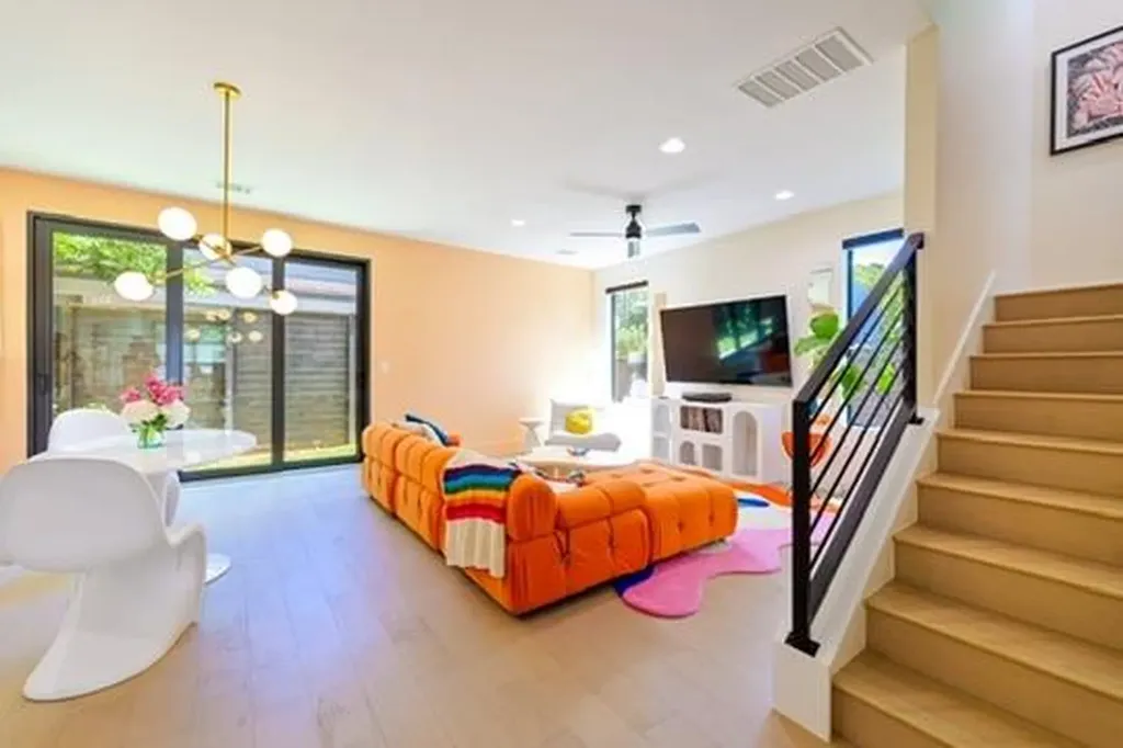 2201 E 16th Street Austin TX 78702