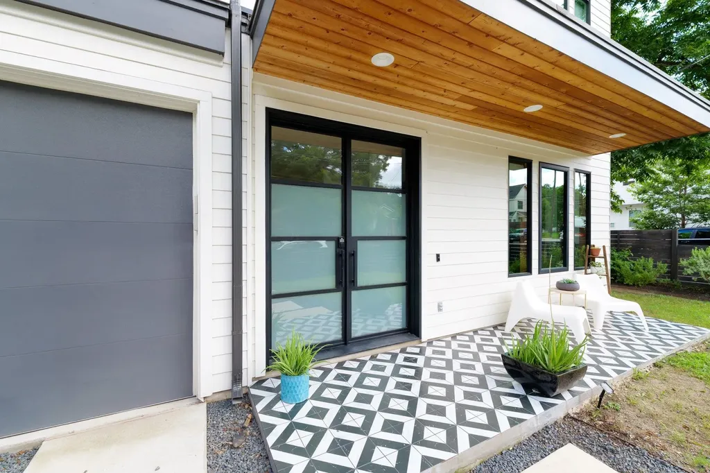 2201 E 16th Street Austin TX 78702