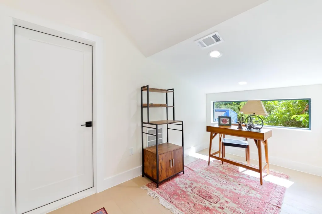 2201 E 16th Street Austin TX 78702