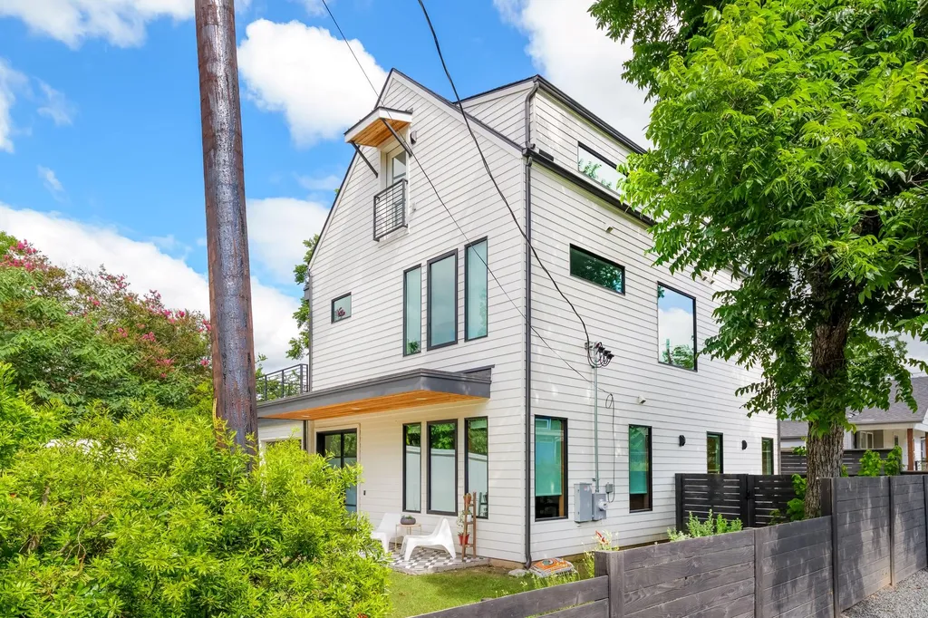 2201 E 16th Street Austin TX 78702