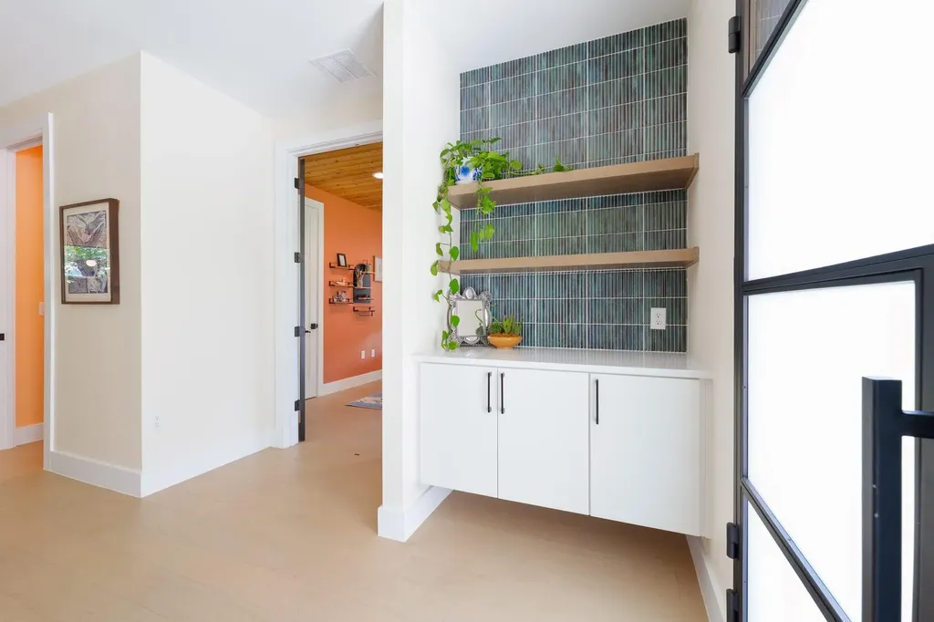 2201 E 16th Street Austin TX 78702