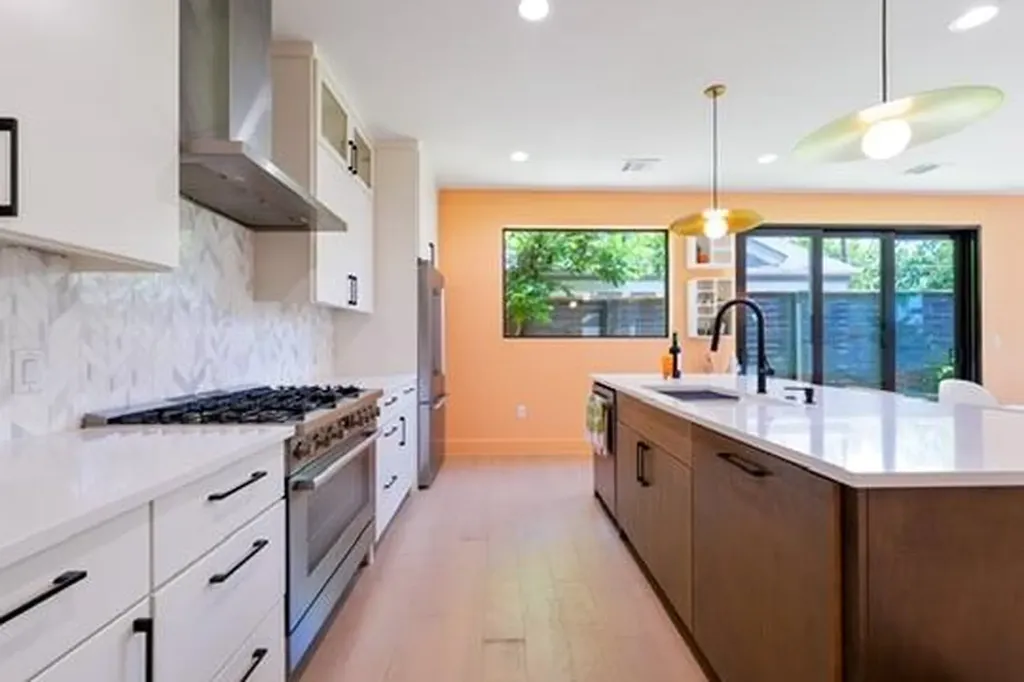 2201 E 16th Street Austin TX 78702