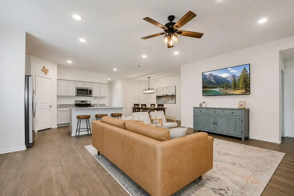 262 Sickle Loop Kyle TX 78640