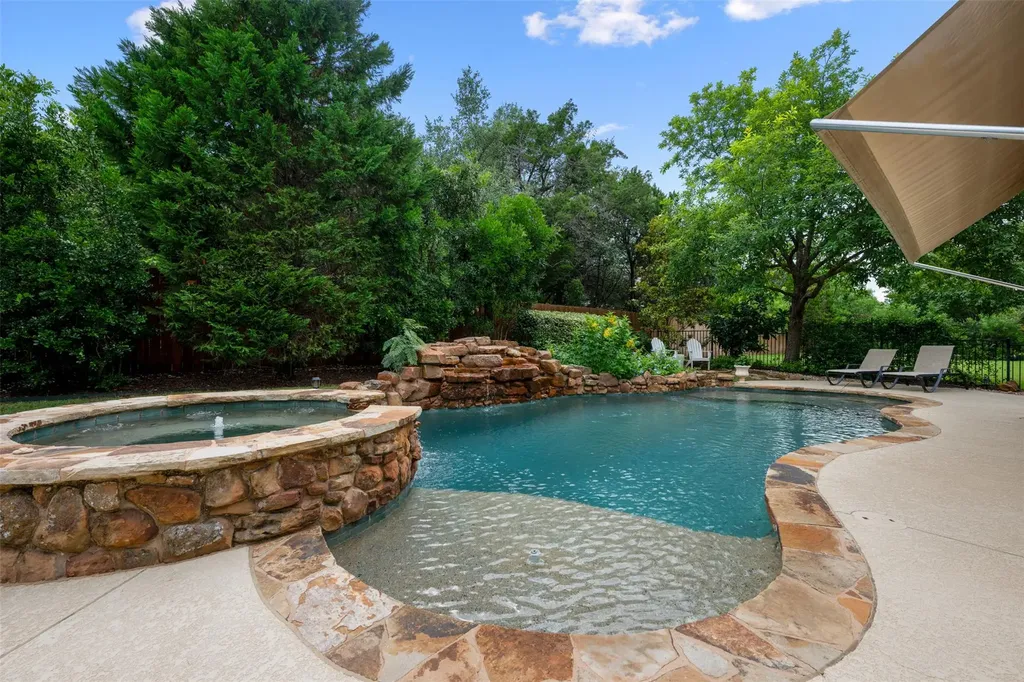 215 Lake Como Drive Austin TX 78734