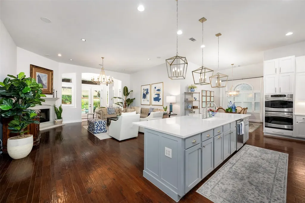 215 Lake Como Drive Austin TX 78734