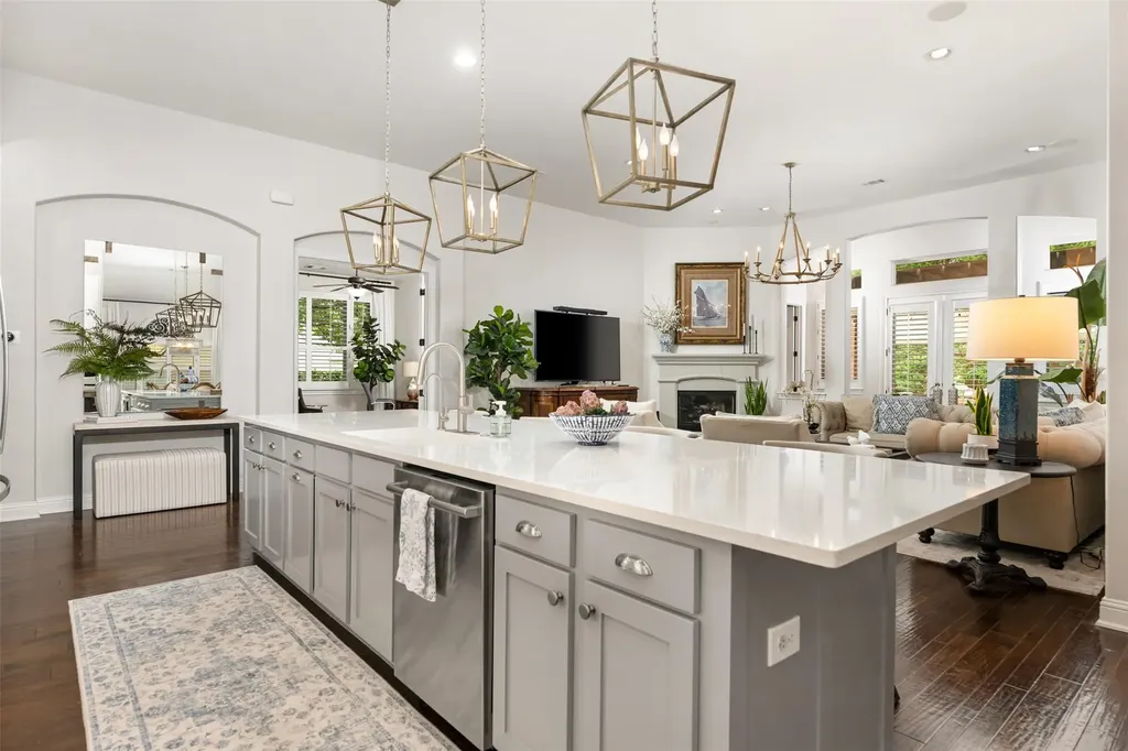 215 Lake Como Drive Austin TX 78734
