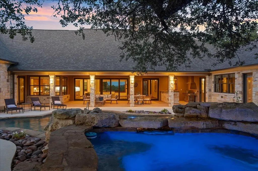 1525 Springlake Drive Dripping Springs TX 78620