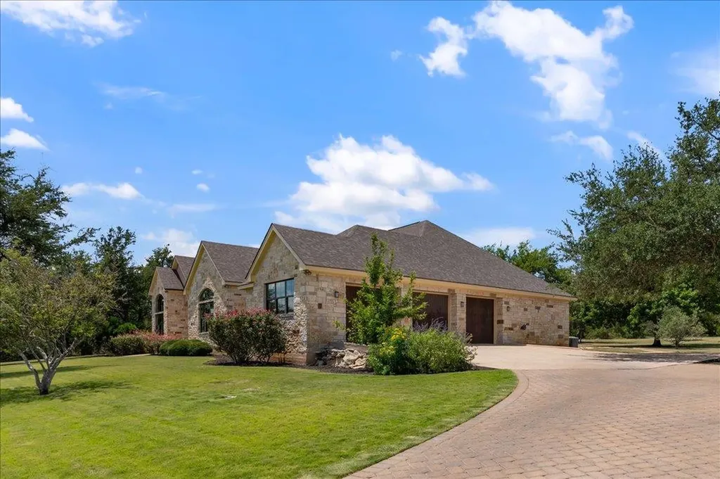 1525 Springlake Drive Dripping Springs TX 78620