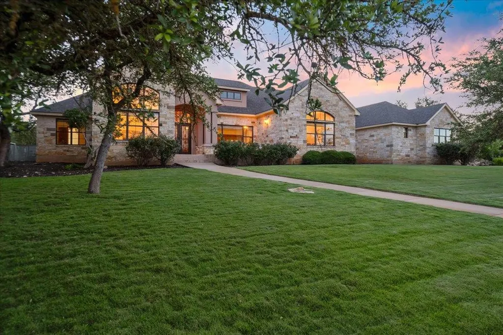 1525 Springlake Drive Dripping Springs TX 78620