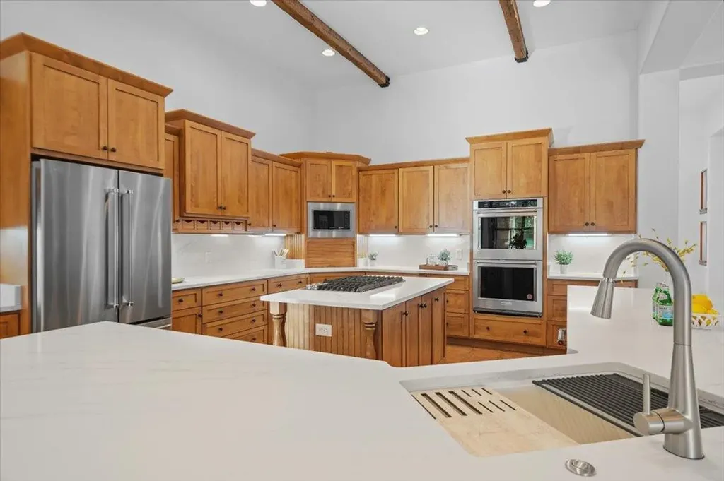 1525 Springlake Drive Dripping Springs TX 78620