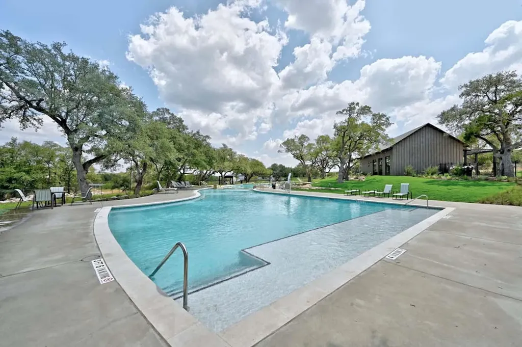 595 Bird Hollow Austin TX 78737