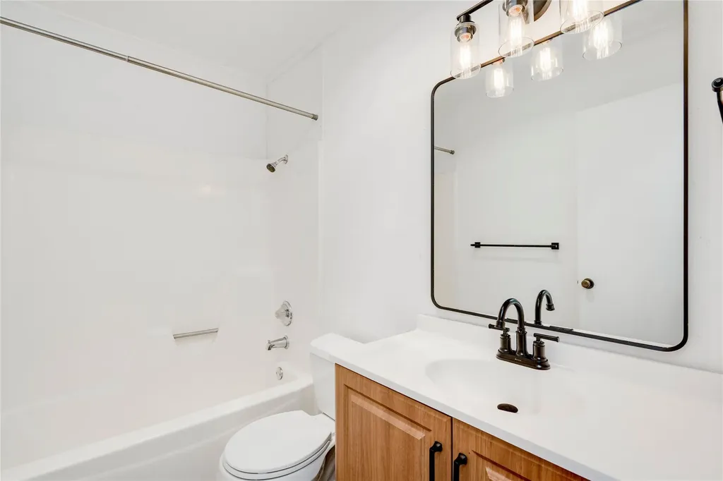 6705 Lancret Hill Drive Austin TX 78745