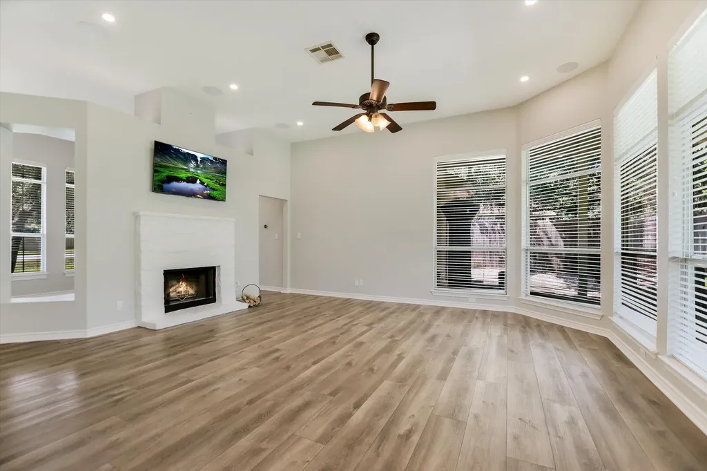 408 Cargill Drive Spicewood TX 78669