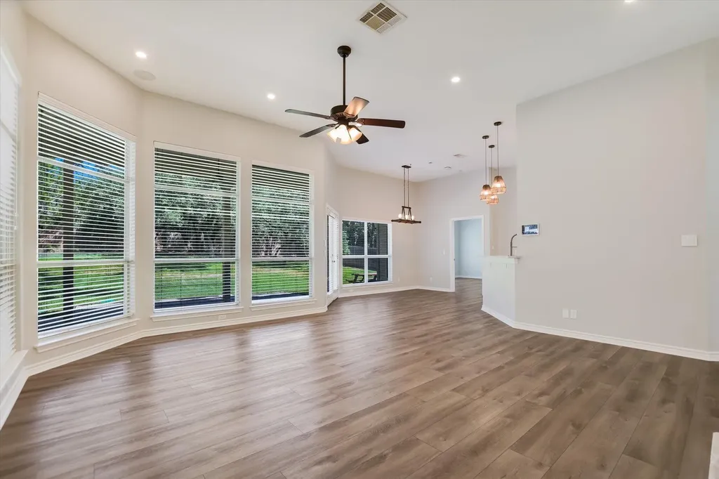 408 Cargill Drive Spicewood TX 78669