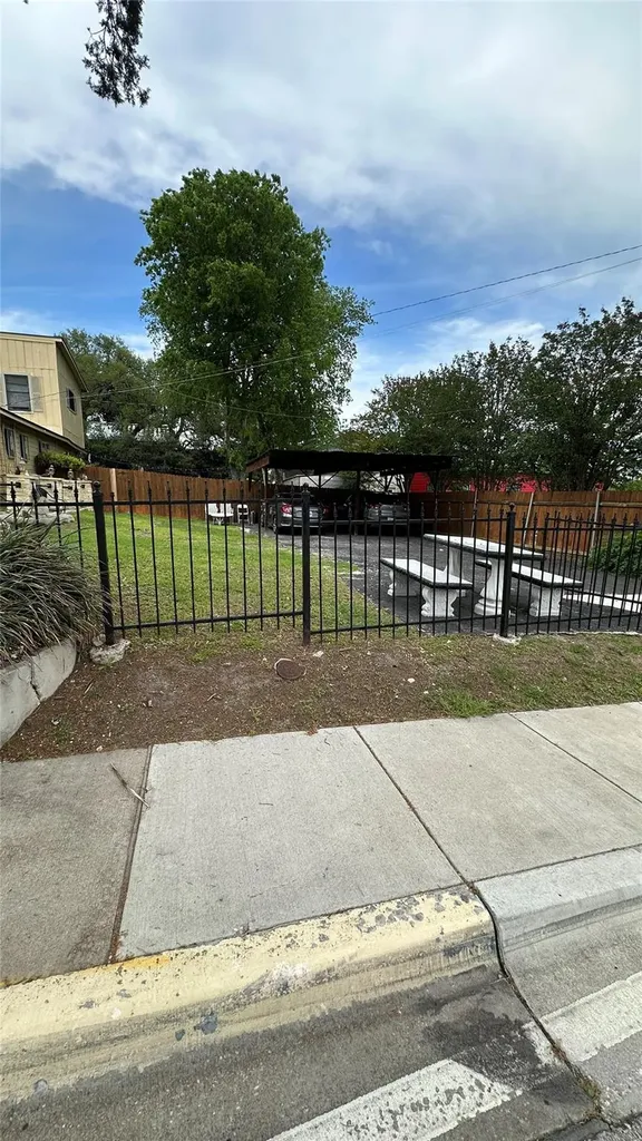 3116 E 12th Street Austin TX 78702