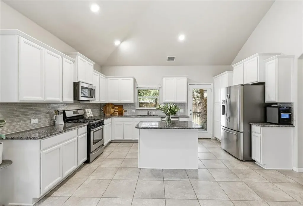 2424 Etta May Lane Leander TX 78641