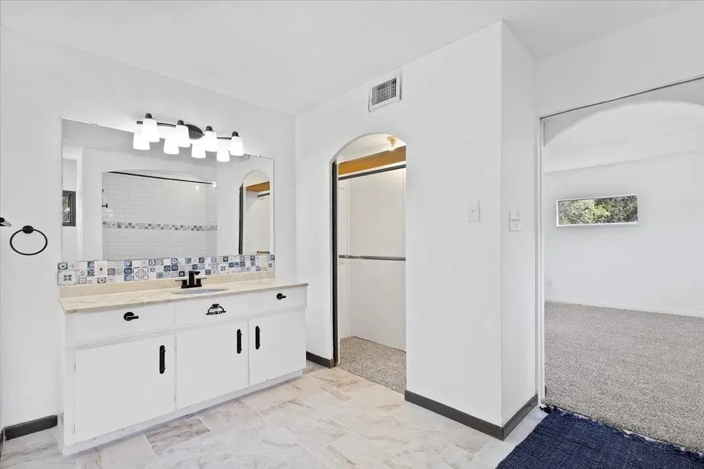 502 Grace Lane Austin TX 78746