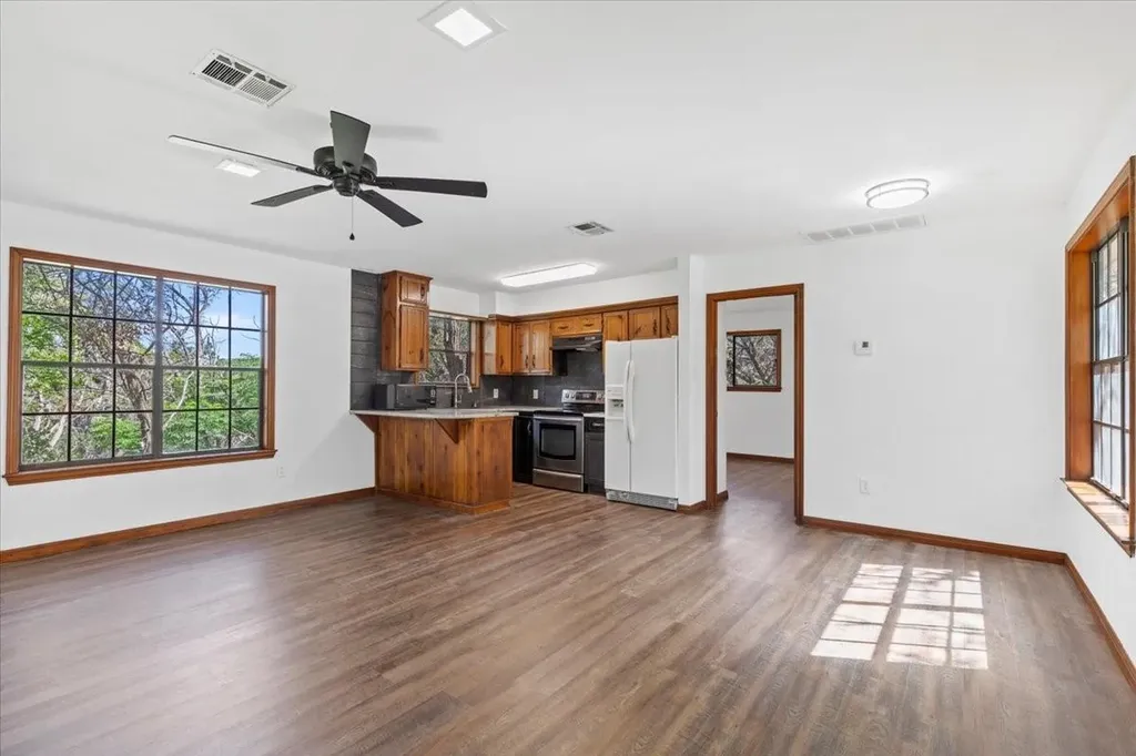 502 Grace Lane Austin TX 78746