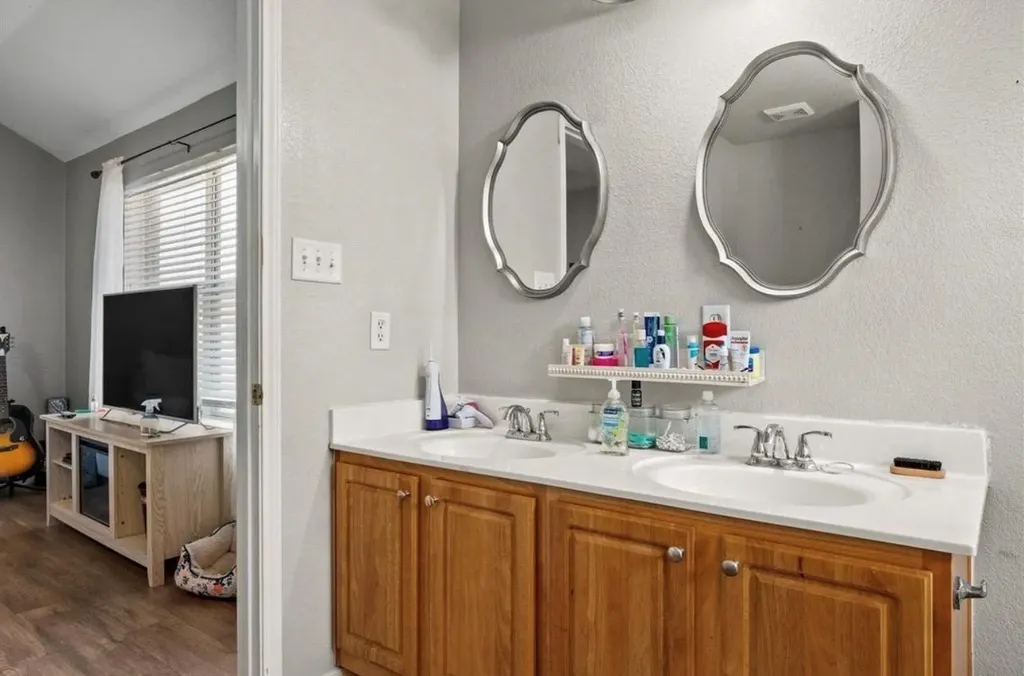 512 Mockingbird Lane Lockhart TX 78644
