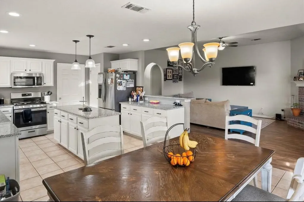 512 Mockingbird Lane Lockhart TX 78644