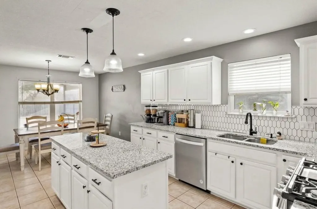 512 Mockingbird Lane Lockhart TX 78644