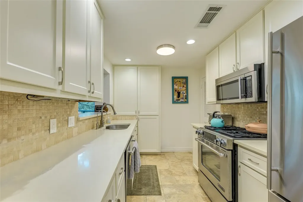 1735 Spyglass Drive Austin TX 78746