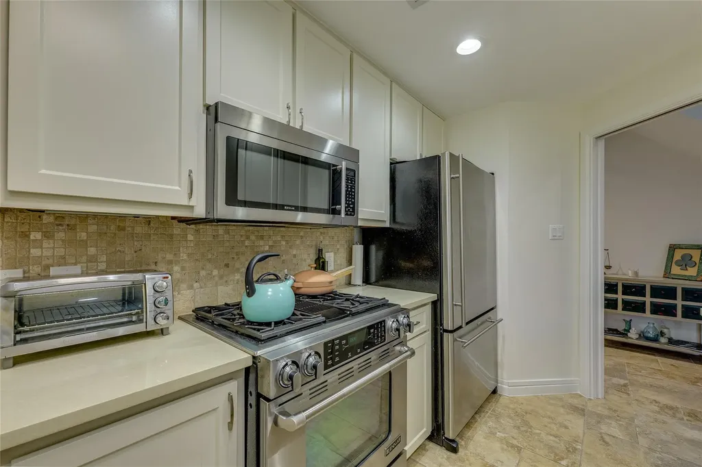 1735 Spyglass Drive Austin TX 78746