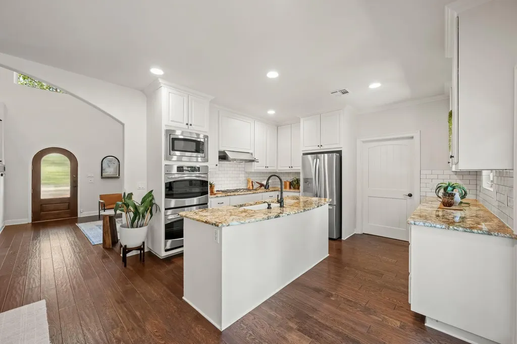 2307 Alta Vista Avenue Austin TX 78704